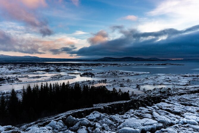 Iceland's Golden Circle in Spanish with Pickup Included - Oxararfoss: a small waterfall with big local meaning