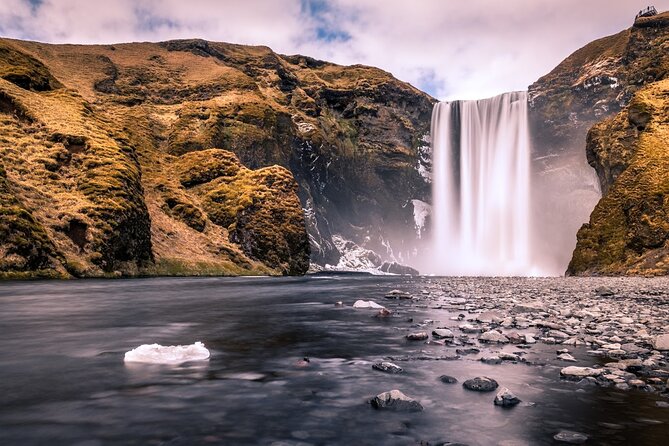 Iceland South Coast Tour with Pickup - Vík Break: Church Photos, Lunch Time, and a Real Town Stop