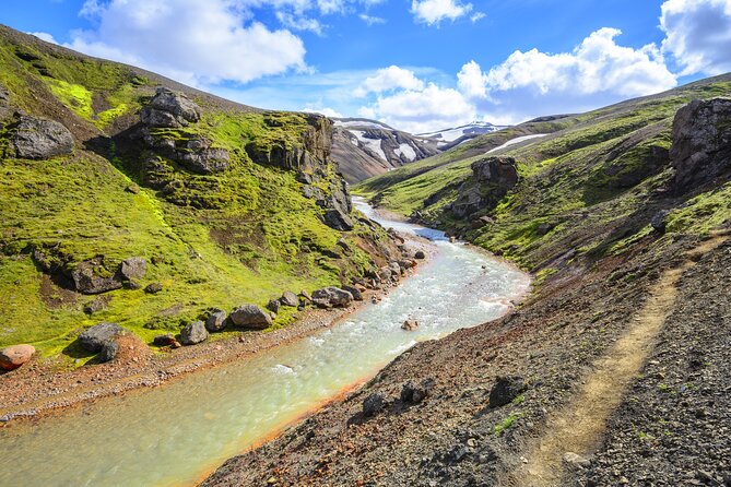 Kerlingarfjöll Day Hike from Reykjavik - Pace, guide style, and the small-group advantage