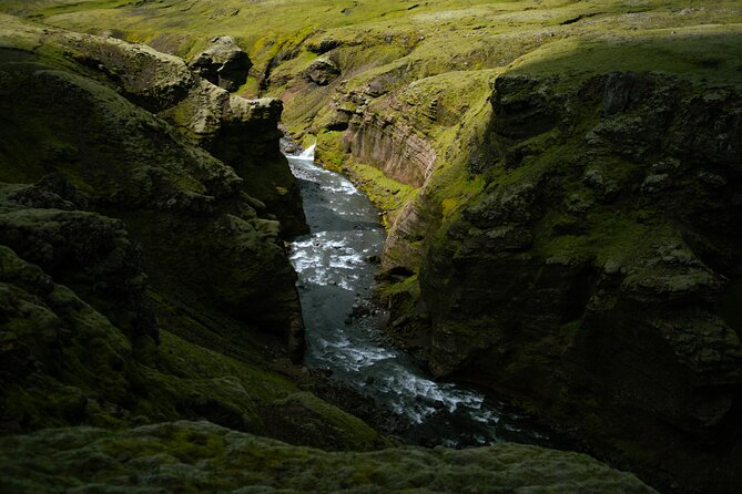 LANDMANNALAUGAR : Private Highlands - Landmannalaugar: colorful rhyolite mountains and hot spring time