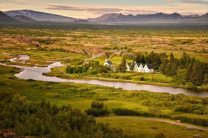 Midnight Sun Golden Circle Small-Group Tour from Reykjavik - Golden Circle Route First: Use the Early Leg Wisely