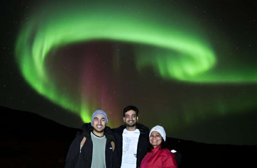 Northern Lights: 4x4 Adventure with Treats, Photos & Cocoa - A 4x4 Minibus Makes the Aurora Hunt Smarter