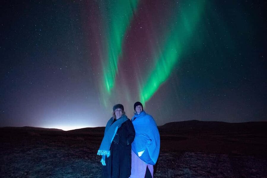 Northern Lights 4x4 Super, Photos, Hot Cocoa, Pastries - The 4x4 vehicle setup and how “hidden vantage points” change the view