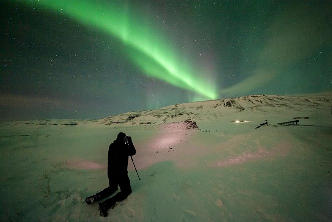 Northern Lights Bus Tour from Reykjavik with Hot Chocolate - Hot chocolate, WiFi, and why comfort affects your chances