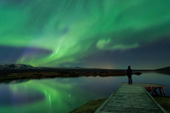Northern Lights Guided Bus Tour from Reykjavik - Bus Comfort, Wi‑Fi, and the Practical Night Stuff