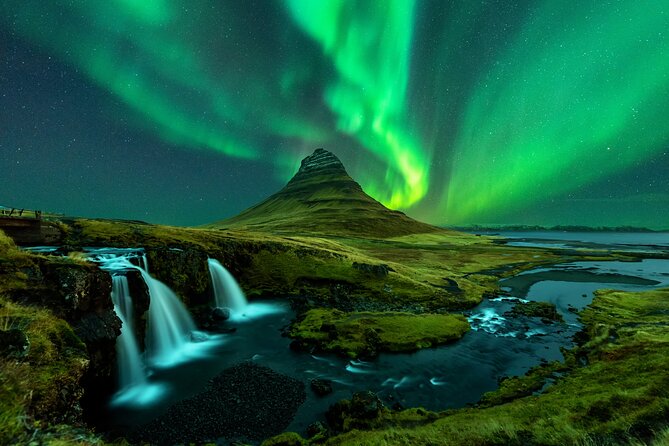 Northern Lights Small Group Tour from Reykjavik - A 4-hour Reykjavik pickup and aurora chase (with a small group)
