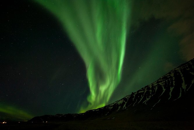 Northern Lights Small-Group Tour From Reykjavik with Hot Drink - A small group chase beats the big-bus approach