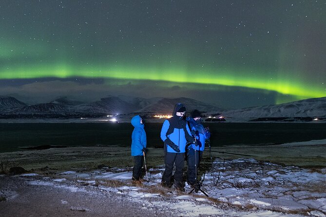 Northern Lights Small Group Tour with Photos - Small Group Size: Less Noise, More Focus