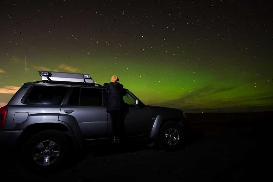 Northern Lights & Stargazing Jeep Tour - Hot chocolate and pastries after dark: the calm landing