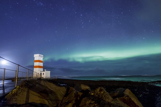 Northern Lights Tour from Reykjavik with Lifetime Guarantee - Warm gear and comfort in a real Arctic winter night
