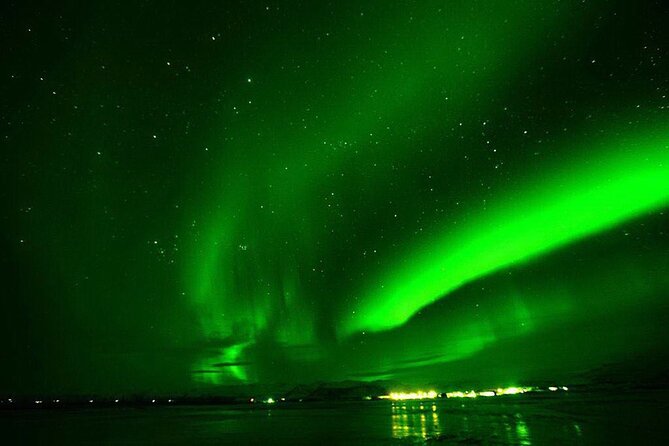 Northern Lights Yacht Cruise in Reykjavik - Aurora expectations: what uninterrupted viewing means in practice