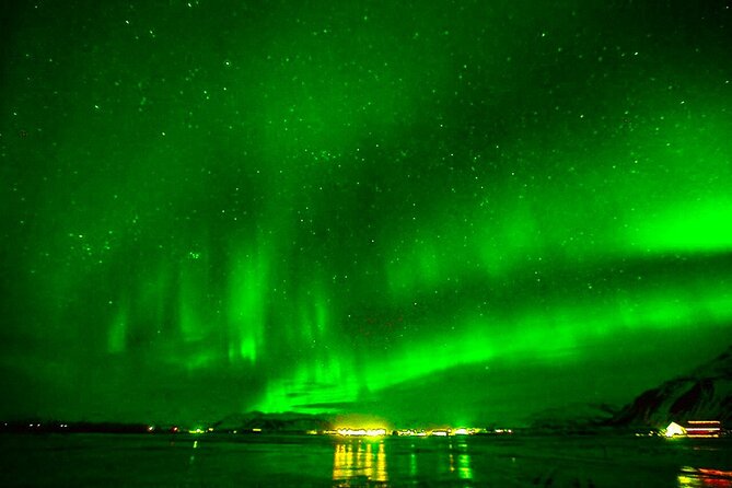 Northern Lights Yacht Cruise in Reykjavik - Warm inside, cold outside: how the yacht comfort actually helps