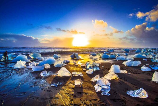 One-Day Tour: Private South Coast with Diamond Beach Adventure - Hveragerdi and Selfoss breaks: geothermal calm before the waterfalls
