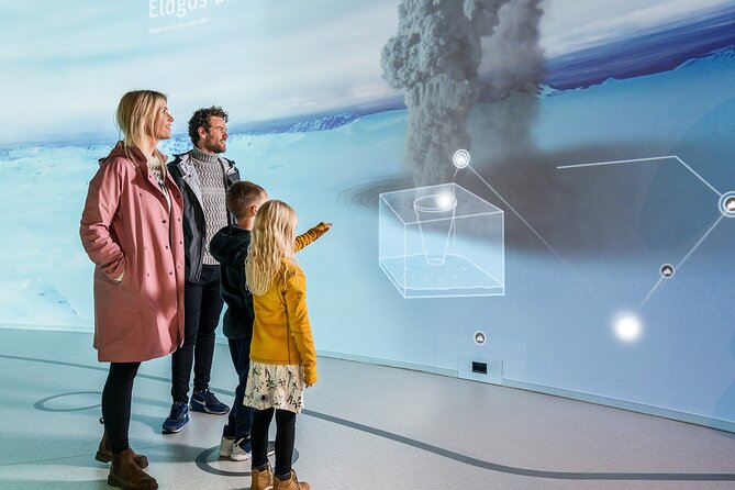 Perlan Ice Cave Admission & Golden Circle Tour in Reykjavik - Þingvellir National Park: geology you can actually read
