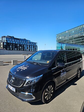 Private 3 Hours Tour with Airport Transfer in Reykjavik - Grotta Lighthouse: ocean views at the western edge