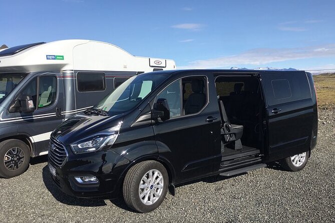 Private Airport Transfer - Inside the Vehicle: Air-Conditioning, Wi‑Fi, and Practical Comfort in Real Iceland Weather