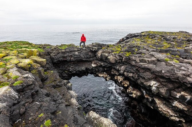 Private Bespoke Reykjanes Peninsula Tour - Reykjanes Lighthouse and the Red Keyboards photo break