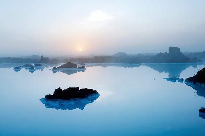 Private Golden Circle and Blue Lagoon Tour - Gullfoss in One Hour: Vantage Points and the Base Walk