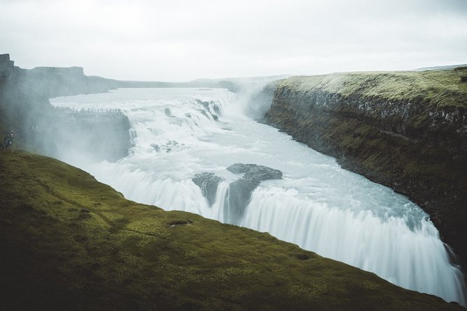 Private Golden Circle, Sky Lagoon and Friðheimar Greenhouse Lunch - Reykjavik pickup and private luxury transport: where comfort actually matters