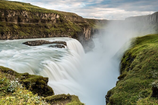 Private Golden Circle tour in a premium class car. - Comfort That Helps You Actually Enjoy the Stops