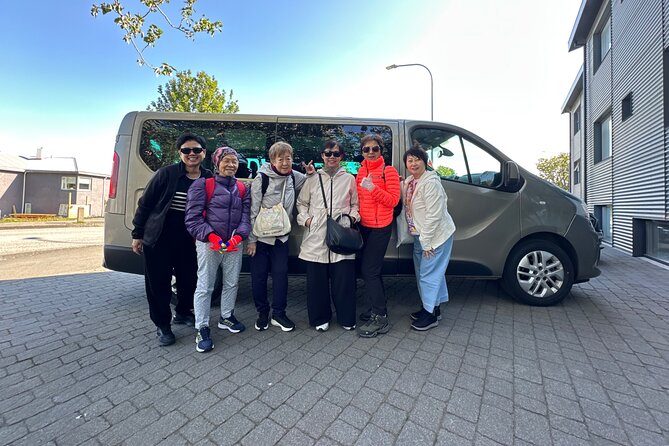 Private Hotel Transfer: Reykjavik to Keflavik Airport: upto 8 PAX - Price and Value: What Your $175 Per Group Really Buys