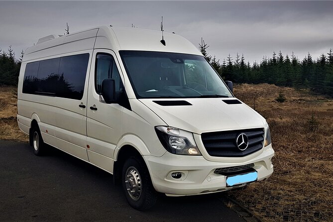 Private Keflavik Airport Transfer (One Way) - Flexibility, extras, and the human side of the ride