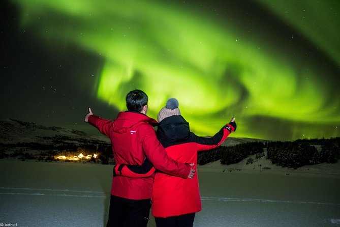 Private Northern lights with photographs - Comfort details that matter at 8:30pm: chairs and hot chocolate