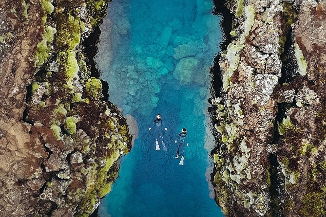 Private Silfra Snorkeling 6 p. group - Meet on Location - with Underwater Photos - Meeting at Silfra Adventure Vikings and getting your gear dialed in