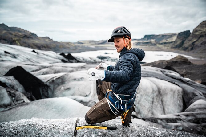 Private SOUTH COAST & Glacier Hike | Luxury 4x4 and photos inc. - Price and value: what $1,490 per group really buys