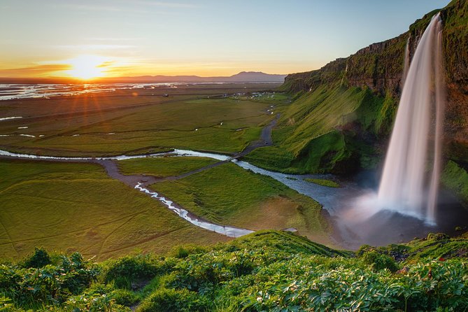 Private South Coast Tour with a Professional Photographer/Guide - Vík í Mýrdal and Vik Church at the southern edge