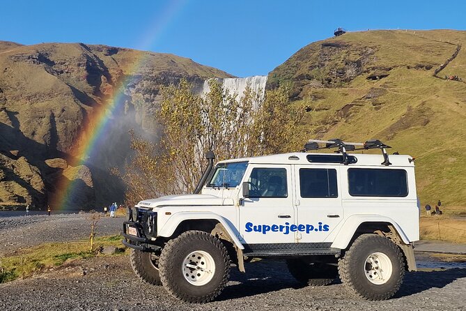 Private Superjeep South Coast and Katla Ice Cave - Early stops at the operator locations: getting organized fast