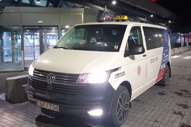 Private Transfer from Reykjavik/surrounding to Keflavik Airport - Door-to-Door Pickup in the Reykjavik Area (and Why It Matters)