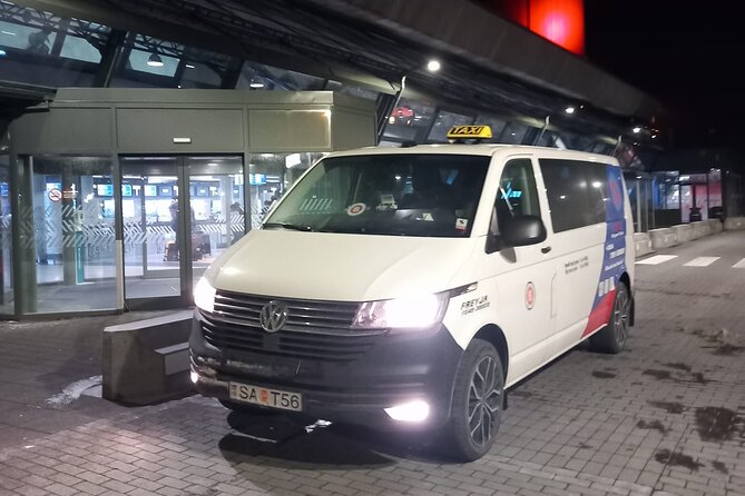 Private Transfer from Reykjavik/surrounding to Keflavik Airport - Choosing the Right Car: VW Caravella vs Electric Mercedes for Up to 8