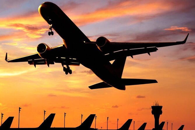 Private Transfer from/to Keflavik Airport (KEF) - The Drive to Reykjavik: Direct, Non-Stop, and Luggage-Friendly