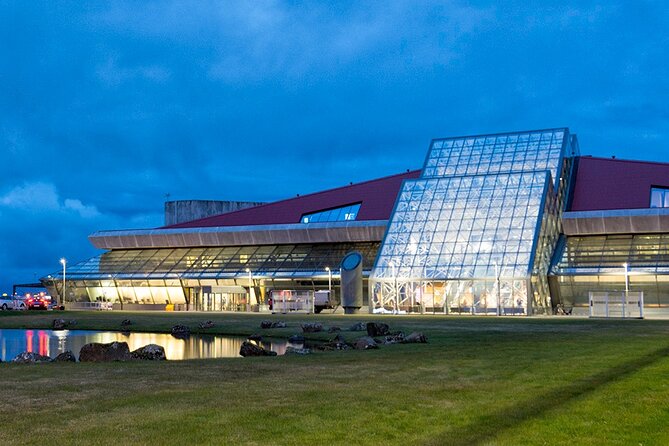Private Transfer Reykjavik to Keflavik Airport - Reykjavík to Keflavík Airport: what this transfer really fixes