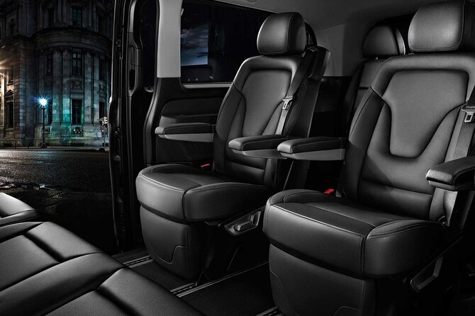 Private transport In Luxury MPV/SUV 5pax Keflavik Airport-RKV - Luxury MPV/SUV comfort, plus the “small things” that matter