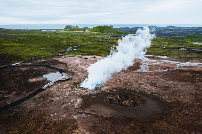 Reykjanes Explorer: Airport Transfer with Sightseeing Adventure - Timing the 3 hours 30 minutes so your flight stays stress-free