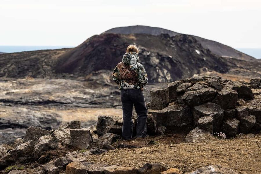 Reykjanes Peninsula: Super Jeep Volcano Shuttle Tour - The Fagradalsfjall Break Stop: photo time without feeling rushed