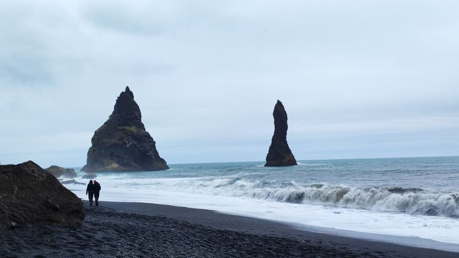 Reykjavík: 2-Day Tour with Icebergs, Glaciers & Waterfalls - Your One-Night Stay in the Icelandic Countryside