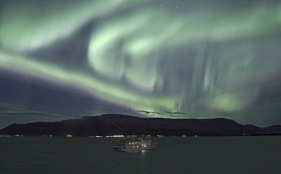 Reykjavik: 2-Hour Northern Lights by Boat with Backup Plan - Who should book this tour (and who might skip it)