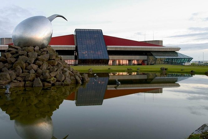 Reykjavik area to Keflavik Private Luxury Airport Transfer - Key Things to Know Before You Go