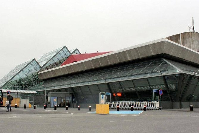 Reykjavik area to Keflavik Private Luxury Airport Transfer - Who This Private Transfer Fits Best (Small Groups, Early Flights, Cruise Days)