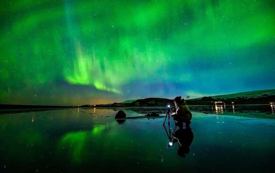 Reykjavik: Aurora Small Group 4x4 Northern Lights Adventure - How your guide makes the difference on a cloudy Iceland night
