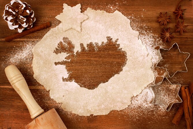 Reykjavik Christmas Walking Tour - Starting at Hlöllabátar: the easy meet-up before the magic