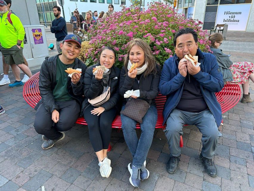 Reykjavik: City Walking tour in Small Group with Local Guide - Lake Tjörnin and bird watching: the calm counterpoint in a windy city