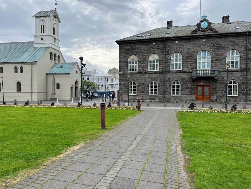 Reykjavik: City Walking tour in Small Group with Local Guide - Arnarhóll and the oceanfront: the views that make the city feel exposed