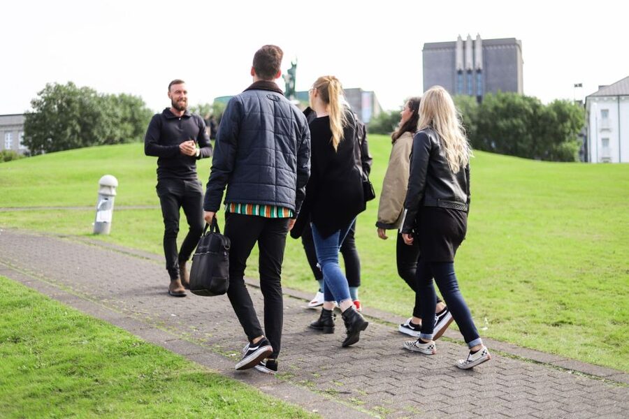 Reykjavik: Evening Icelandic Food and Drink Tour - Final Stop Drinks and Where to Go After