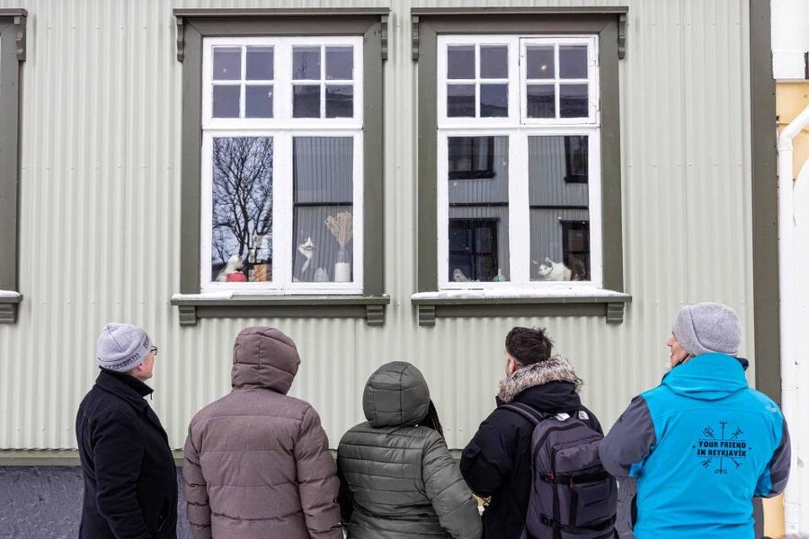Reykjavik: Feline-Focused City Walking Tour - Guides matter: you might meet Barði, Ester, Gudjon, or Einar