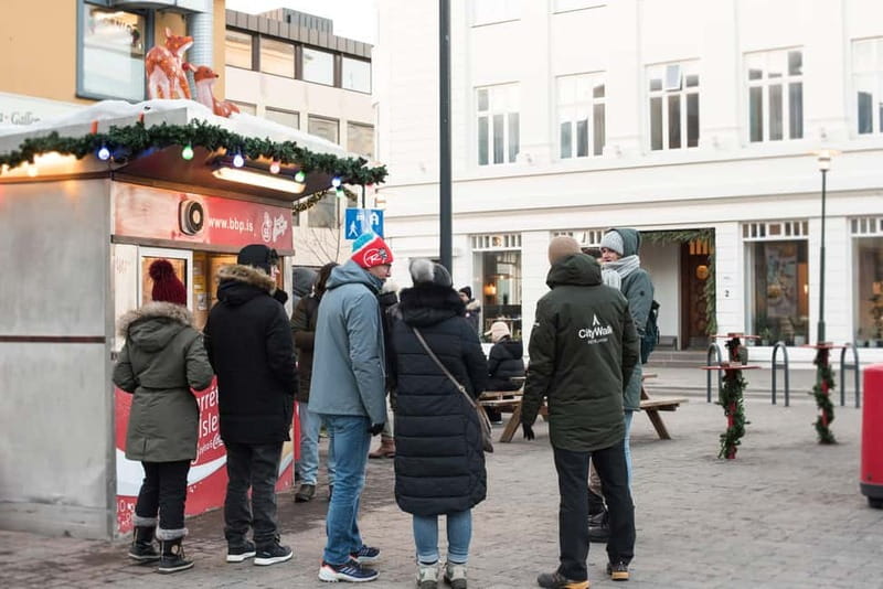 Reykjavik: Food Tour by locals - Meeting at Old Harbour House: the best kind of kickoff