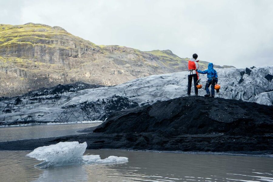 Reykjavik: Glacier Hike, Waterfalls and Black Sand Beach - Reynisfjara black sand beach: the walk, the timing, and the realities